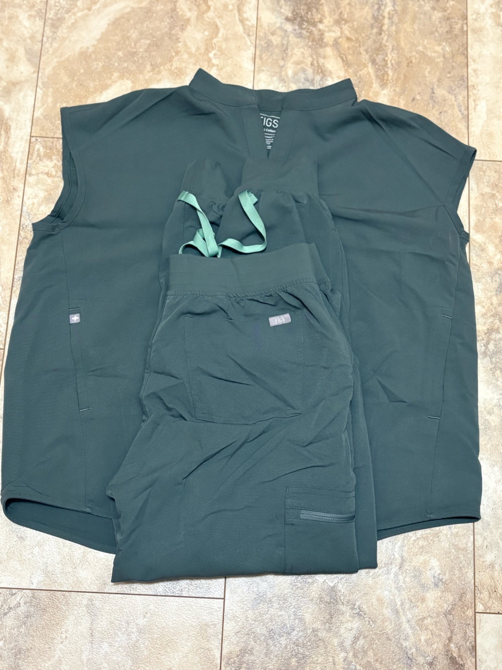 Figs scrub sets